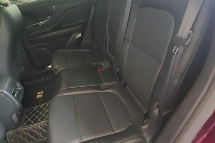Used Lincoln Corsair 2022 2.0T Two-Wheel Drive Luxury Edition Left Rear Seat
