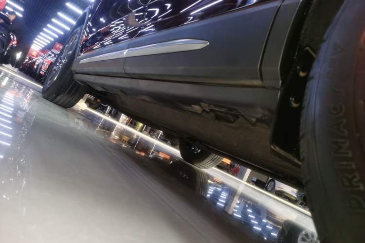 Used Lincoln Corsair 2022 2.0T Two-Wheel Drive Deluxe Edition Left Side Sill