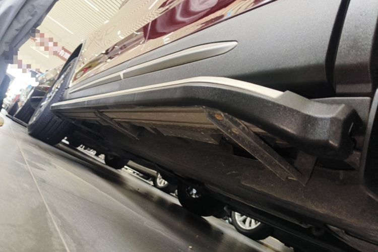 Used Lincoln Corsair 2022 2.0T Two-Wheel Drive Deluxe Edition Left Side Sill