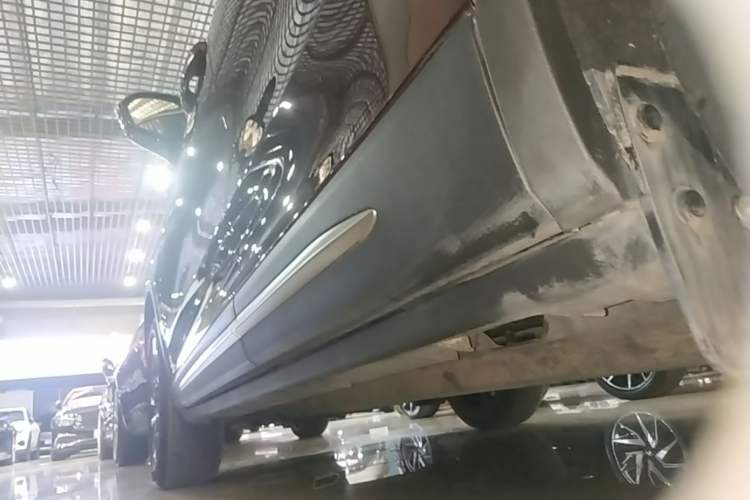 Used Lincoln Corsair 2022 2.0T Two-Wheel Drive Deluxe Edition Left Side Sill