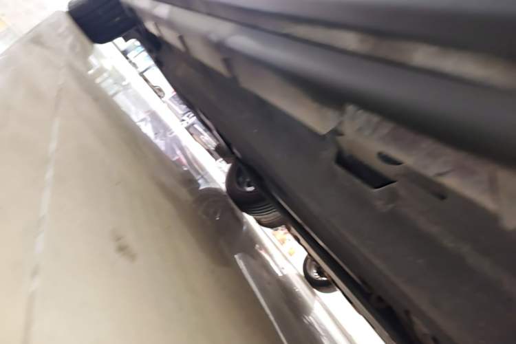 Used Lincoln Corsair 2022 2.0T Two-Wheel Drive Luxury Edition Left Side Sill