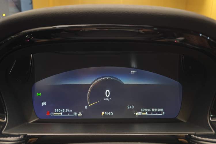Used Lincoln Corsair 2022 2.0T Two-Wheel Drive Deluxe Edition Odometer Close Up