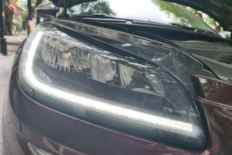 Used Lincoln Corsair 2022 2.0T Two-Wheel Drive Deluxe Edition Right Front Headlight