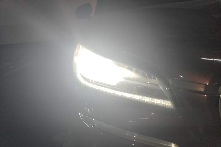 Used Lincoln Corsair 2022 2.0T Two-Wheel Drive Luxury Edition Right Front Headlight