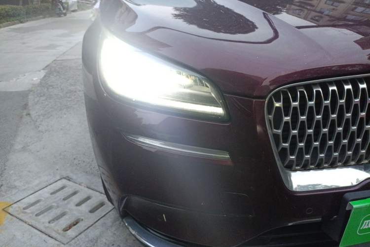 Used Lincoln Corsair 2022 2.0T Two-Wheel Drive Deluxe Edition Right Front Headlight