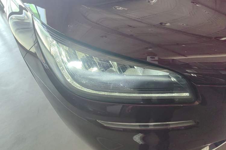 Used Lincoln Corsair 2022 2.0T Two-Wheel Drive Luxury Edition Right Front Headlight