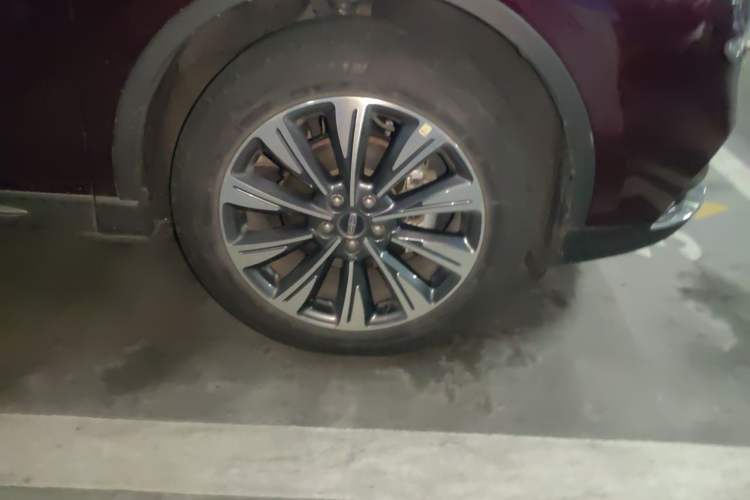Used Lincoln Corsair 2022 2.0T Two-Wheel Drive Luxury Edition Right Front Wheel Hub