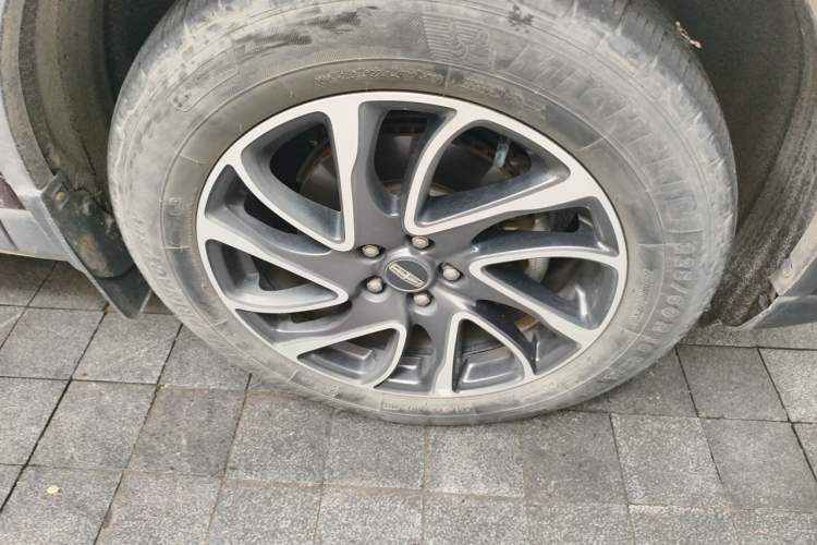 Used Lincoln Corsair 2022 2.0T Two-Wheel Drive Deluxe Edition Right Front Wheel Hub