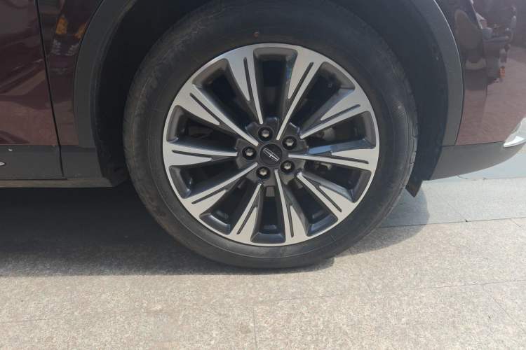 Used Lincoln Corsair 2022 2.0T Two-Wheel Drive Luxury Edition Right Front Wheel Hub