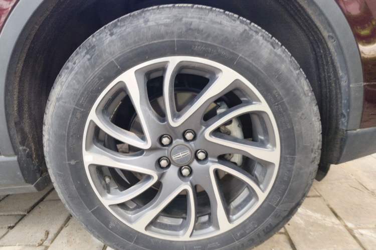 Used Lincoln Corsair 2022 2.0T Two-Wheel Drive Deluxe Edition Right Front Wheel Hub