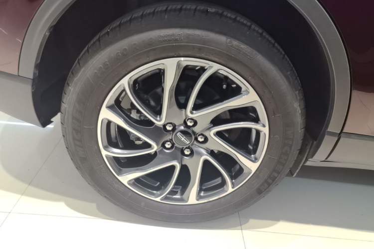 Used Lincoln Corsair 2022 2.0T Two-Wheel Drive Deluxe Edition Right Rear Wheel Hub