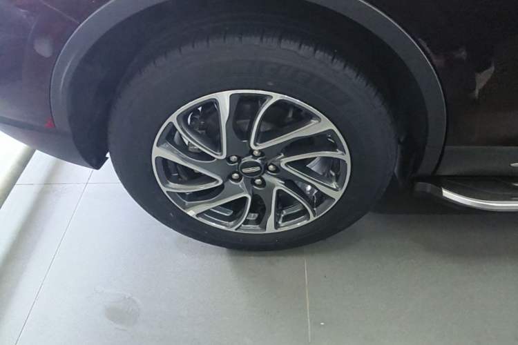 Used Lincoln Corsair 2022 2.0T Two-Wheel Drive Deluxe Edition Right Rear Wheel Hub