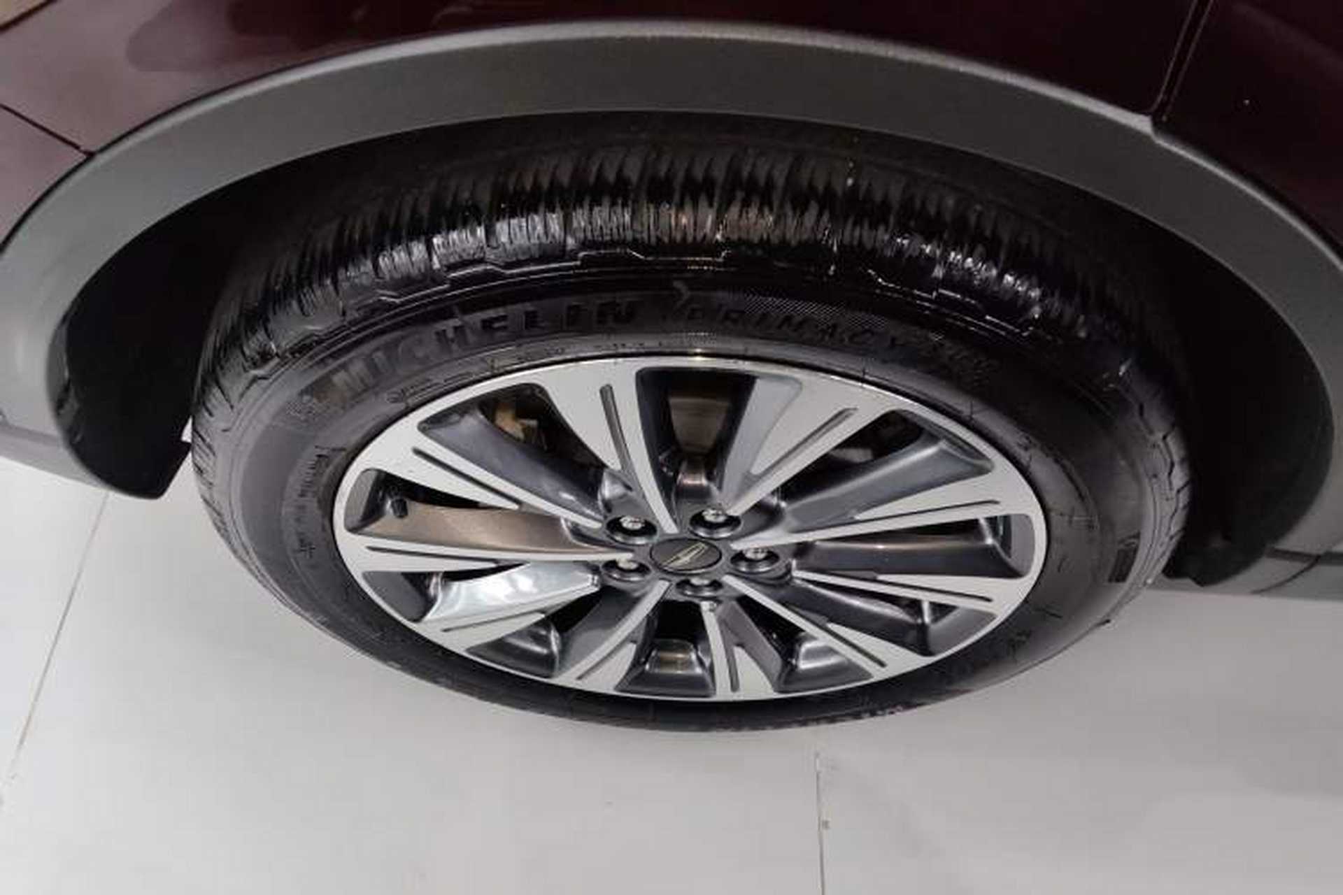 Used Lincoln Corsair 2022 2.0T Two-Wheel Drive Luxury Edition Right Rear Wheel Hub