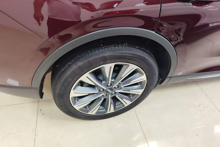 Used Lincoln Corsair 2022 2.0T Two-Wheel Drive Luxury Edition Right Rear Wheel Hub