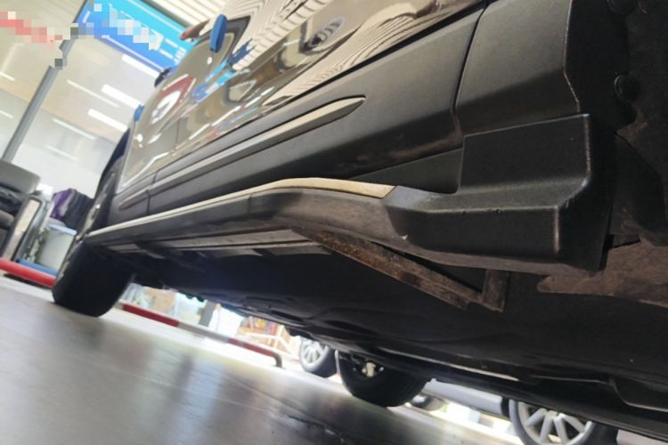 Used Lincoln Corsair 2022 2.0T Two-Wheel Drive Deluxe Edition Right Side Sill