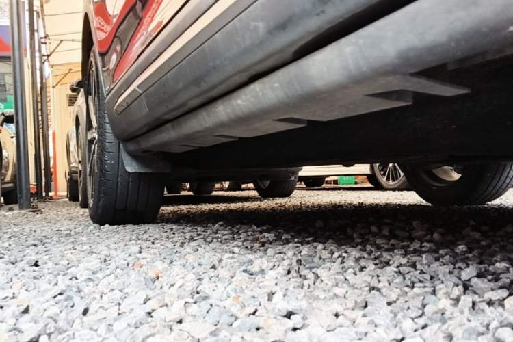 Used Lincoln Corsair 2022 2.0T Four-Wheel Drive Prestige Edition Right Side Sill