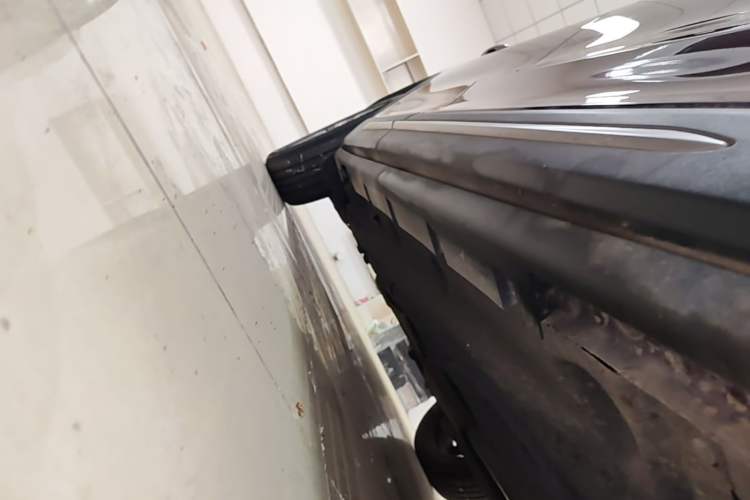 Used Lincoln Corsair 2022 2.0T Two-Wheel Drive Luxury Edition Right Side Sill