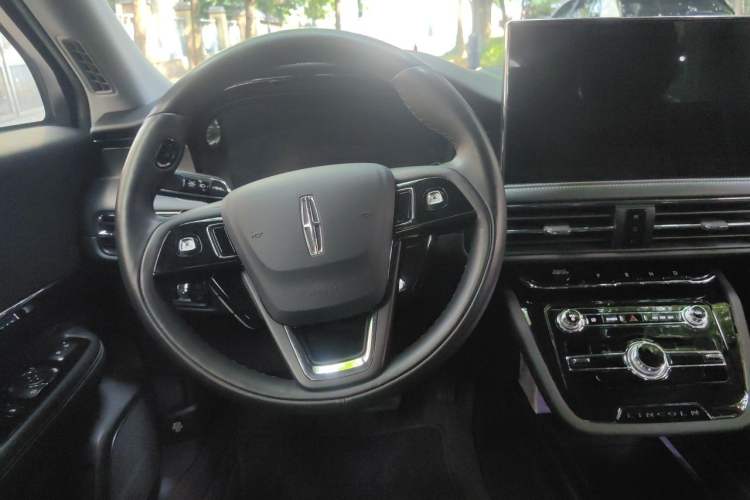 Used Lincoln Corsair 2022 2.0T Two-Wheel Drive Luxury Edition Steering Wheel