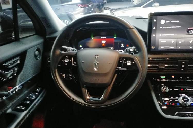 Used Lincoln Corsair 2022 2.0T Four-Wheel Drive Prestige Edition Steering Wheel