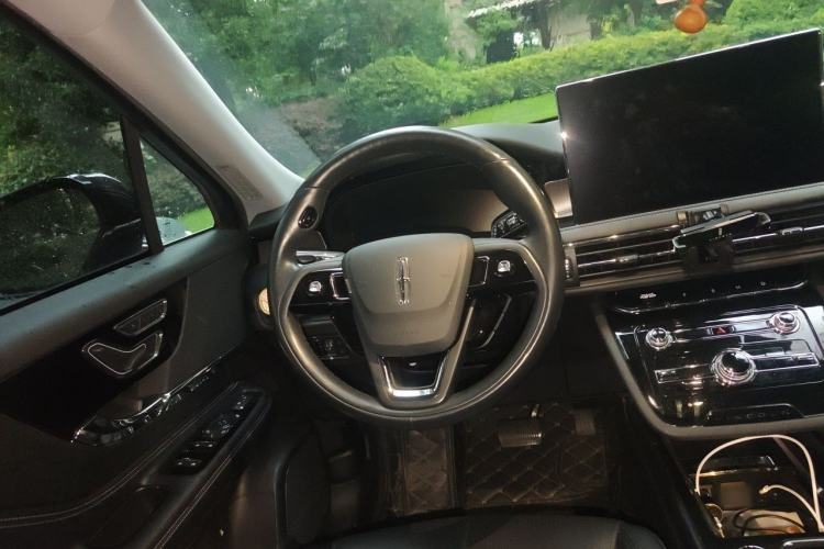 Used Lincoln Corsair 2022 2.0T Two-Wheel Drive Deluxe Edition Steering Wheel