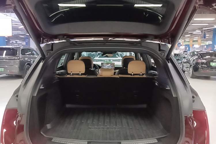 Used Lincoln Corsair 2022 2.0T Two-Wheel Drive Luxury Edition Trunk