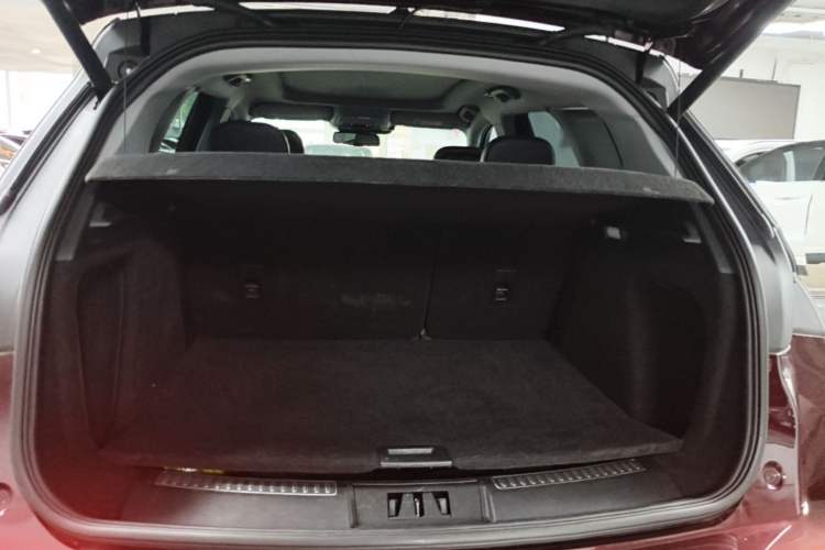 Used Lincoln Corsair 2022 2.0T Two-Wheel Drive Deluxe Edition Trunk