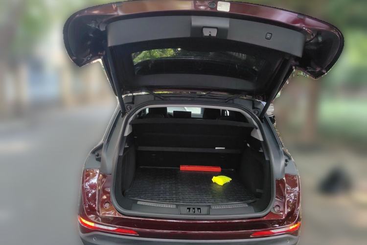 Used Lincoln Corsair 2022 2.0T Two-Wheel Drive Luxury Edition Trunk