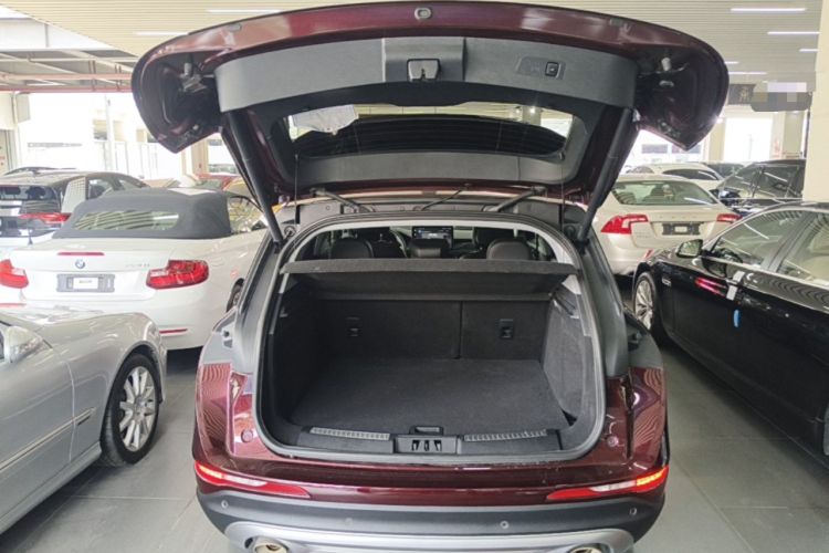 Used Lincoln Corsair 2022 2.0T Two-Wheel Drive Deluxe Edition Trunk