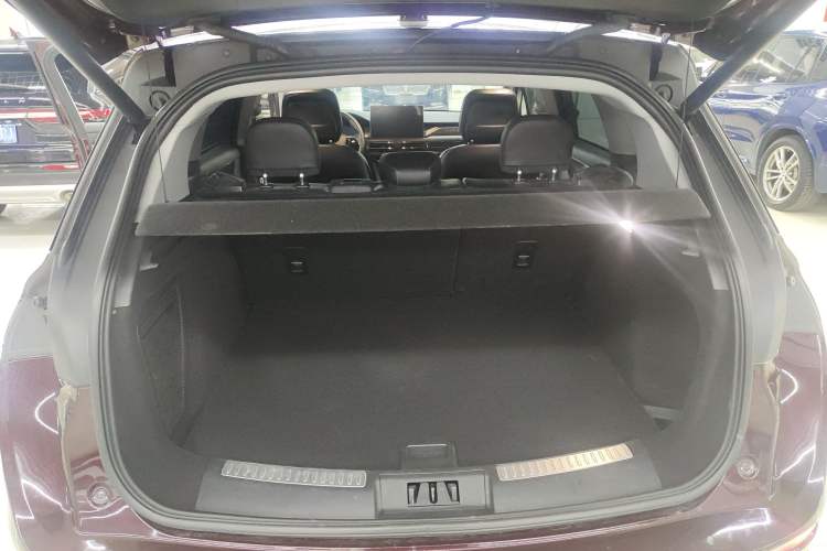 Used Lincoln Corsair 2022 2.0T Two-Wheel Drive Deluxe Edition Trunk