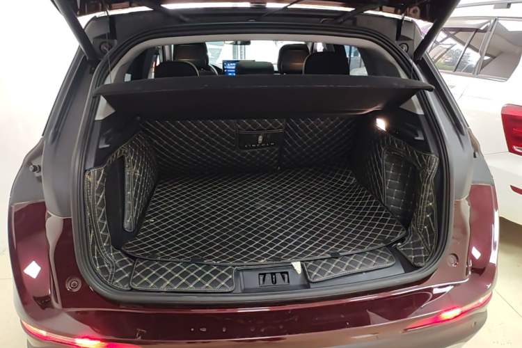 Used Lincoln Corsair 2022 2.0T Two-Wheel Drive Luxury Edition Trunk