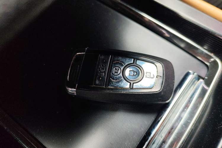 Used Lincoln Corsair 2022 2.0T Two-Wheel Drive Luxury Edition Vehicle Key