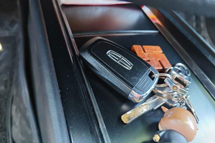 Used Lincoln Corsair 2022 2.0T Two-Wheel Drive Deluxe Edition Vehicle Key