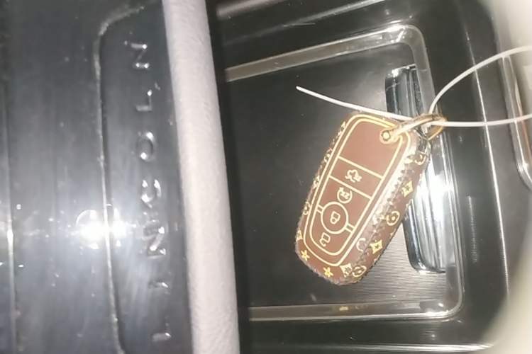 Used Lincoln Corsair 2022 2.0T Two-Wheel Drive Deluxe Edition Vehicle Key