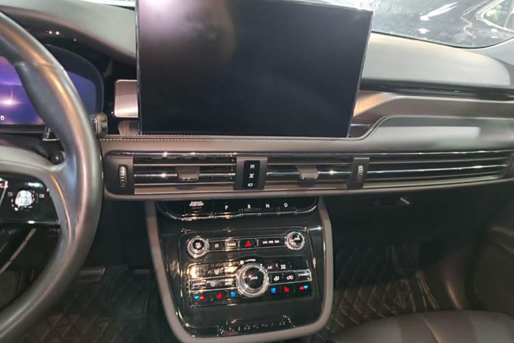 Used Lincoln Corsair 2022 2.0T Two-Wheel Drive Deluxe Edition Audio And AC Panel