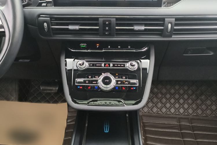Used Lincoln Corsair 2022 2.0T Two-Wheel Drive Luxury Edition Audio And AC Panel
