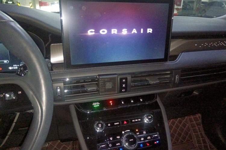 Used Lincoln Corsair 2022 2.0T Two-Wheel Drive Luxury Edition Audio And AC Panel
