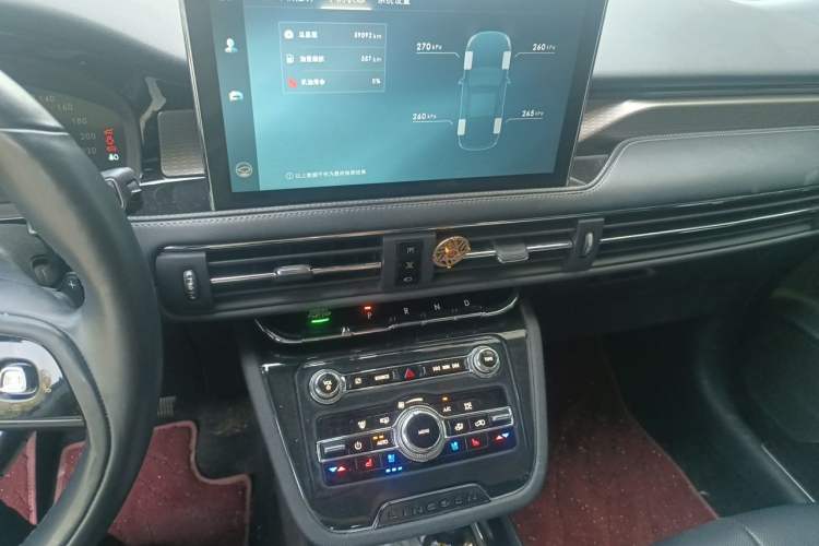 Used Lincoln Corsair 2022 2.0T Two-Wheel Drive Deluxe Edition Audio And AC Panel
