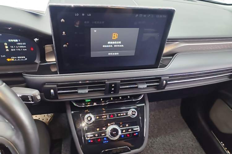 Used Lincoln Corsair 2022 Revised Version 2.0T Two-Wheel Drive Premium Edition Audio And AC Panel