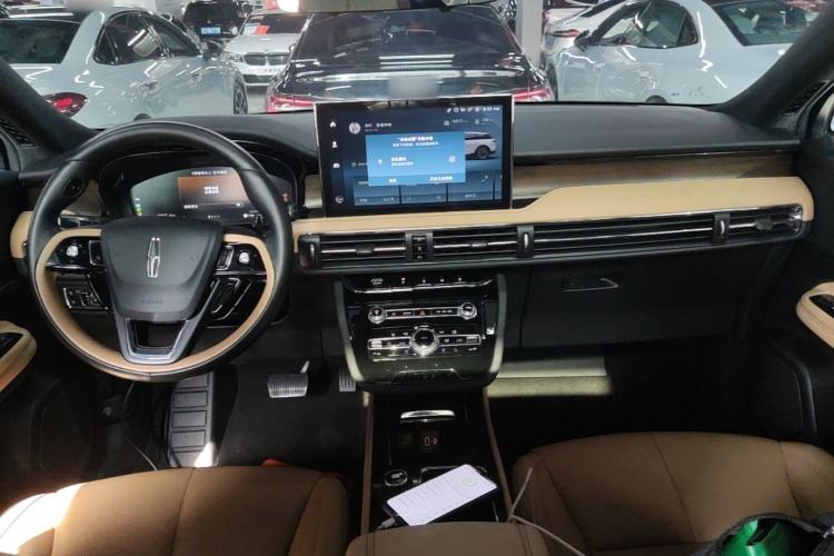 Used Lincoln Corsair 2022 2.0T Four-Wheel Drive Luxury Edition Center Console