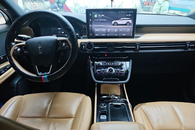 Used Lincoln Corsair 2022 2.0T Two-Wheel Drive Luxury Edition Center Console