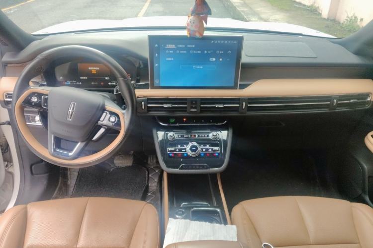 Used Lincoln Corsair 2022 2.0T Two-Wheel Drive Luxury Edition Center Console