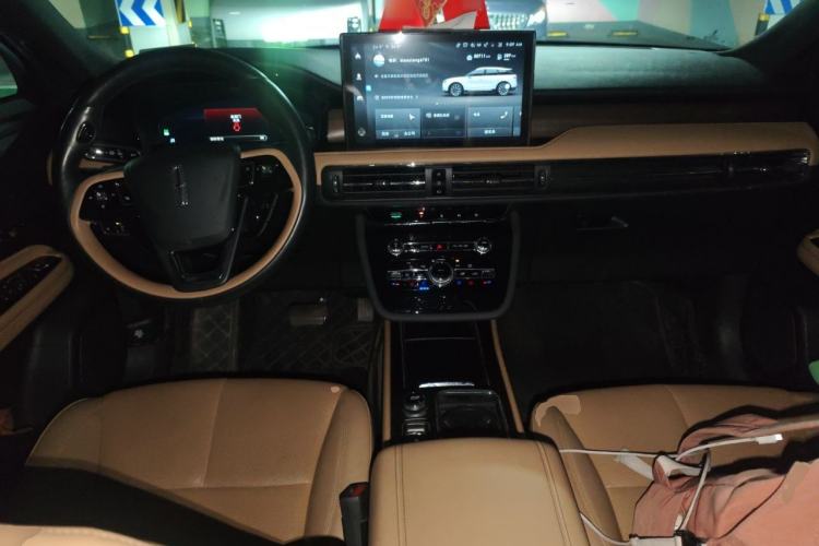Used Lincoln Corsair 2022 2.0T Two-Wheel Drive Luxury Edition Center Console
