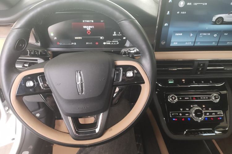 Used Lincoln Corsair 2022 2.0T Two-Wheel Drive Luxury Edition Center Console