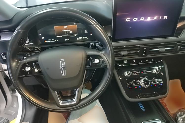 Used Lincoln Corsair 2022 Revised Version 2.0T Two-Wheel Drive Premium Edition Center Console