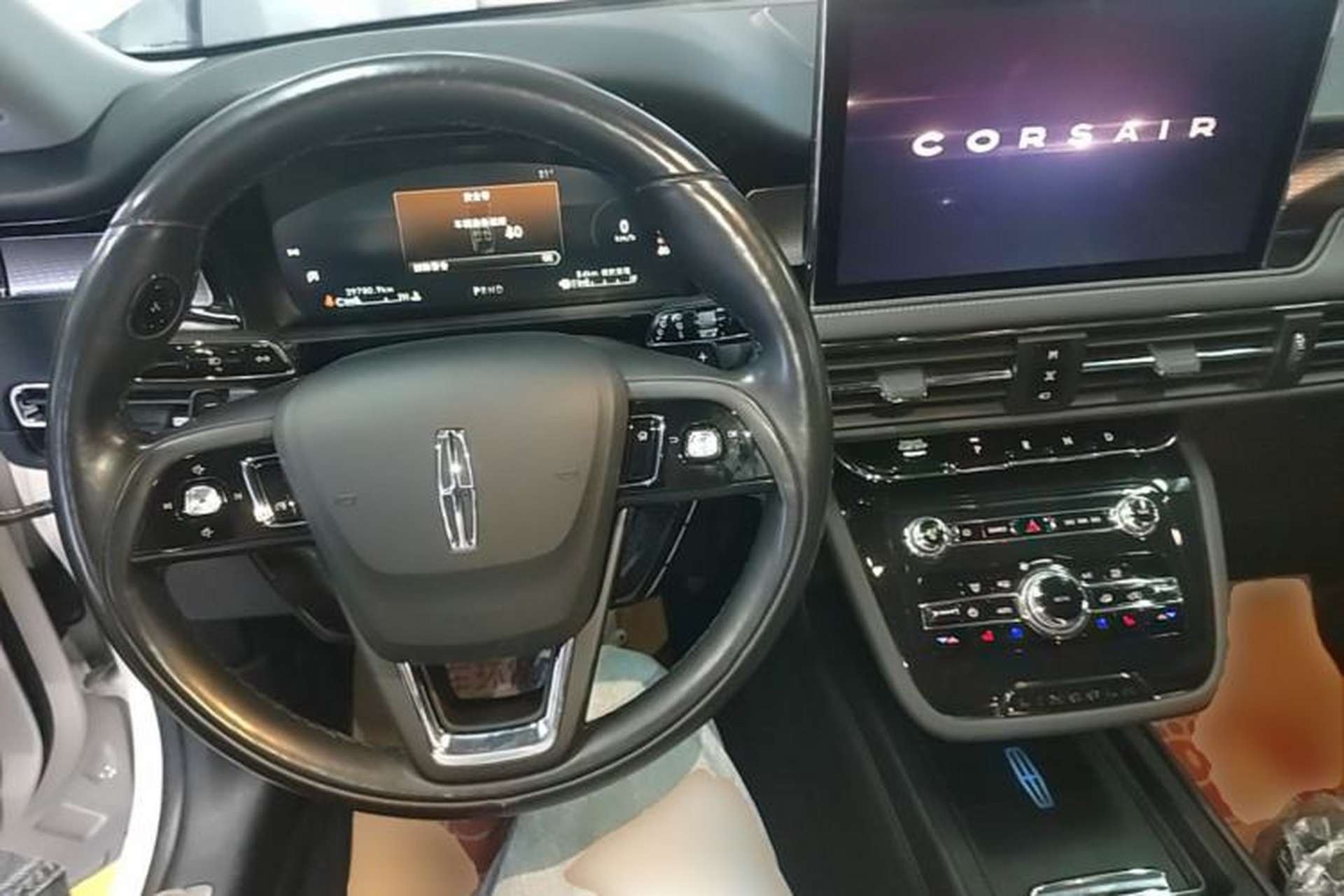 Used Lincoln Corsair 2022 Revised Version 2.0T Two-Wheel Drive Premium Edition Center Console