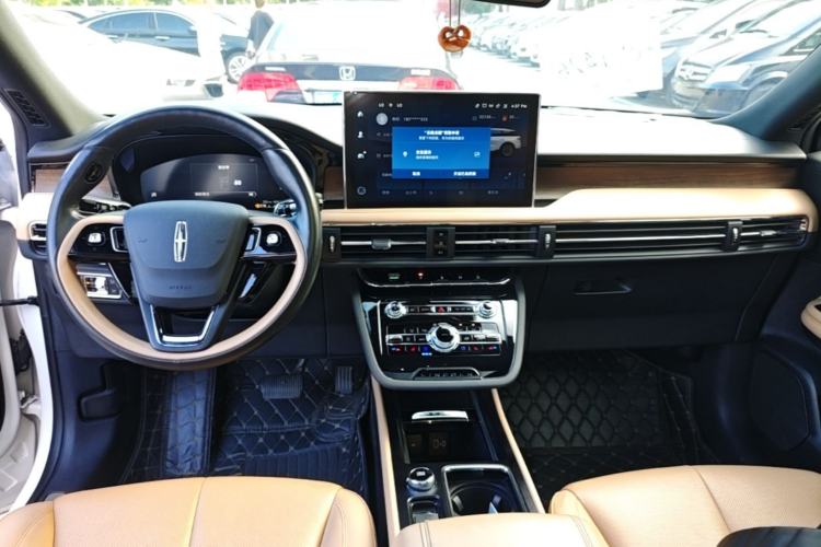 Used Lincoln Corsair 2022 2.0T Two-Wheel Drive Luxury Edition Center Console