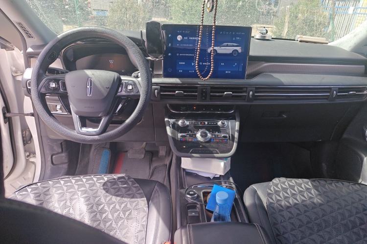 Used Lincoln Corsair 2022 Revised Version 2.0T Two-Wheel Drive Premium Edition Center Console