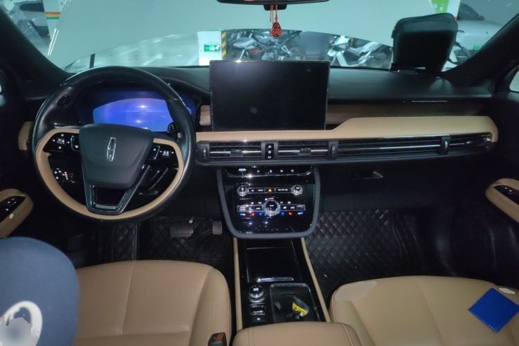 Used Lincoln Corsair 2022 2.0T Two-Wheel Drive Luxury Edition Center Console