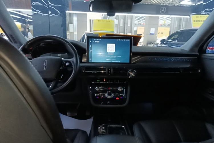 Used Lincoln Corsair 2022 2.0T Two-Wheel Drive Deluxe Edition Center Console