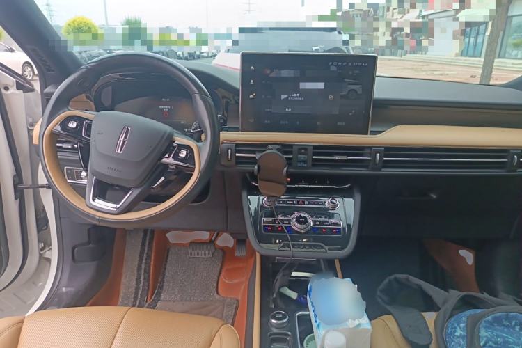 Used Lincoln Corsair 2022 2.0T Two-Wheel Drive Luxury Edition Center Console